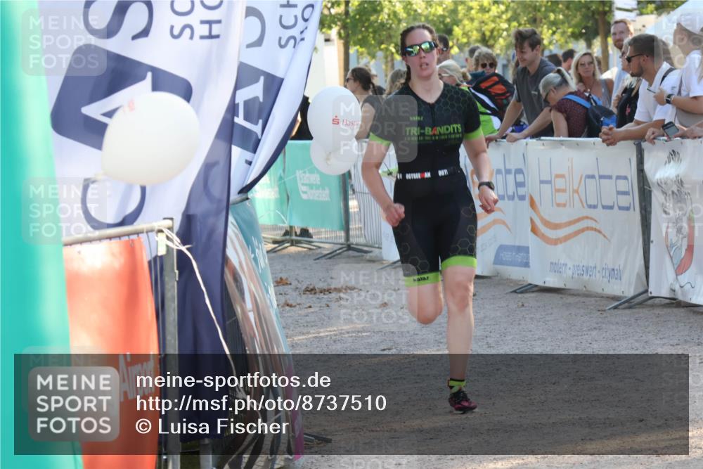 07.09.2025 - 19. Norderstedt Triathlon Luisa Fischer http://msf.ph/oto/8737510 07.09.2025 16:45:04 Ziel 1082 meine-sportfotos.de