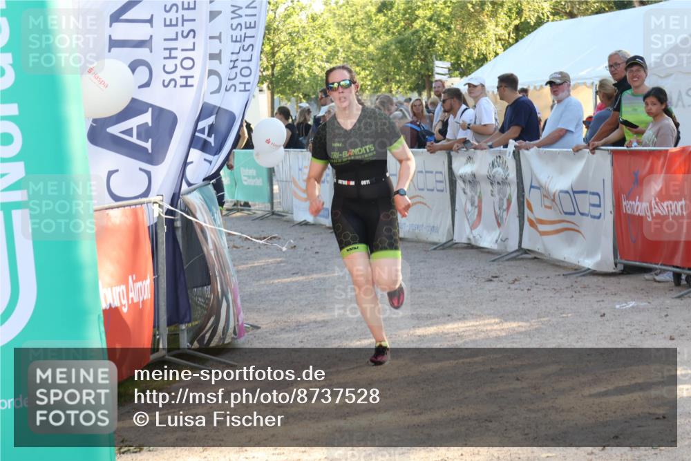 07.09.2025 - 19. Norderstedt Triathlon Luisa Fischer http://msf.ph/oto/8737528 07.09.2025 16:45:06 Ziel 1082, 1609 meine-sportfotos.de