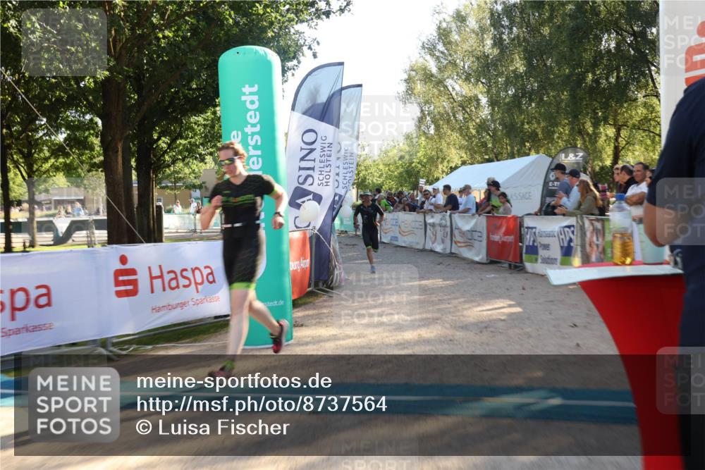 07.09.2025 - 19. Norderstedt Triathlon Luisa Fischer http://msf.ph/oto/8737564 07.09.2025 16:45:07 Ziel 1082, 1609 meine-sportfotos.de