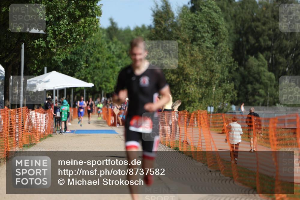 07.09.2025 - 19. Norderstedt Triathlon Michael Strokosch http://msf.ph/oto/8737582 07.09.2025 11:49:06 Laufen 196, 1355, 1394 meine-sportfotos.de