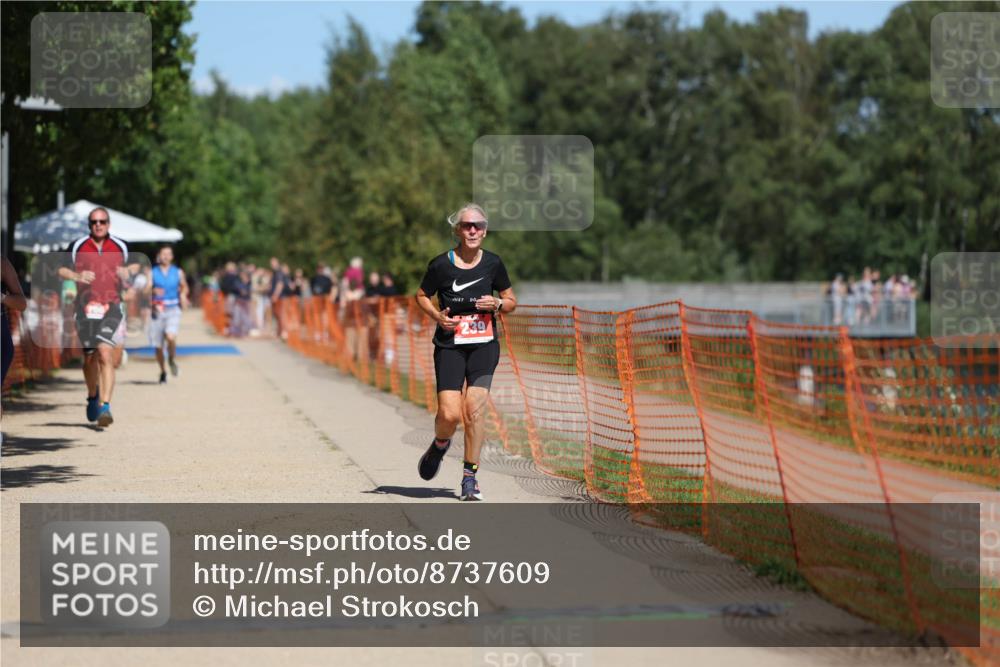 07.09.2025 - 19. Norderstedt Triathlon Michael Strokosch http://msf.ph/oto/8737609 07.09.2025 13:04:44 Laufen 239, 786, 1242 meine-sportfotos.de