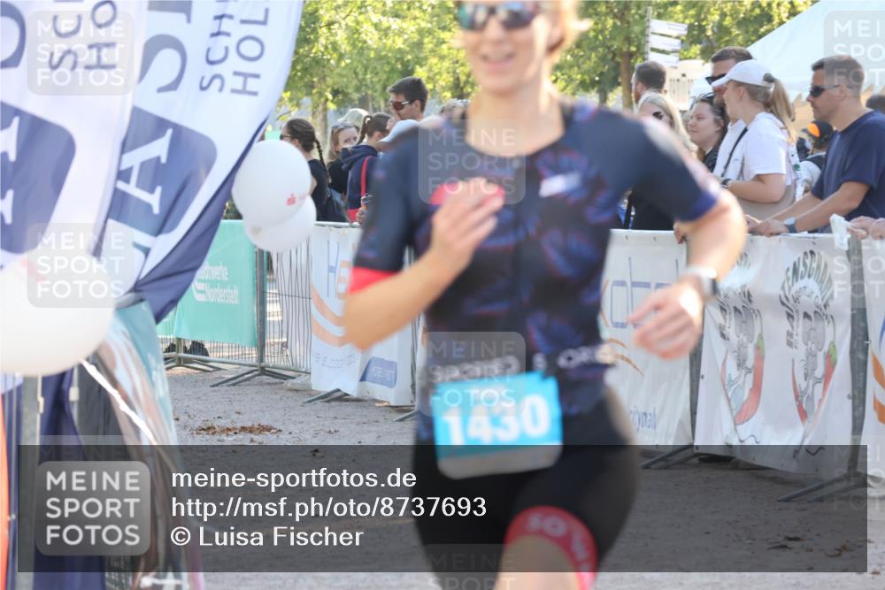 07.09.2025 - 19. Norderstedt Triathlon Luisa Fischer http://msf.ph/oto/8737693 07.09.2025 16:45:34 Ziel 1430 meine-sportfotos.de