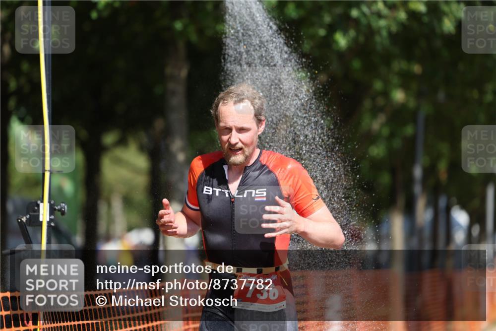 07.09.2025 - 19. Norderstedt Triathlon Michael Strokosch http://msf.ph/oto/8737782 07.09.2025 12:28:41 Laufen 736 meine-sportfotos.de