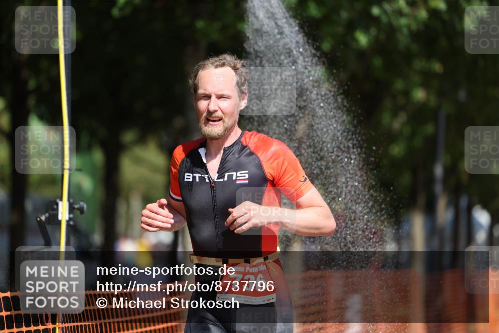07.09.2025 - 19. Norderstedt Triathlon Michael Strokosch http://msf.ph/oto/8737796 07.09.2025 12:28:41 Laufen 736 meine-sportfotos.de