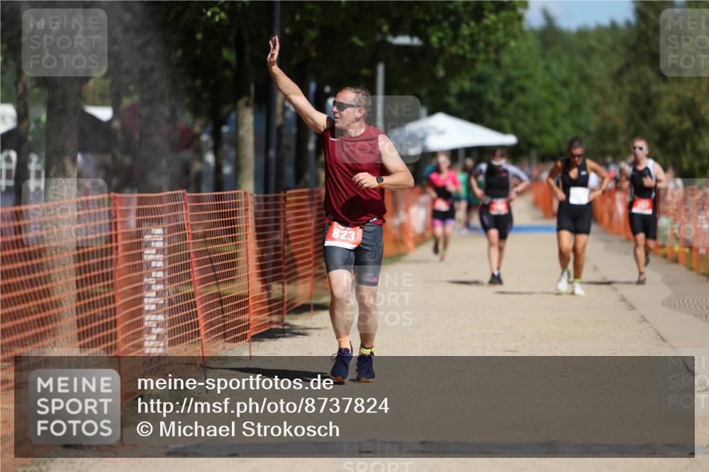 07.09.2025 - 19. Norderstedt Triathlon Michael Strokosch http://msf.ph/oto/8737824 07.09.2025 12:28:52 Laufen 823, 1358 meine-sportfotos.de