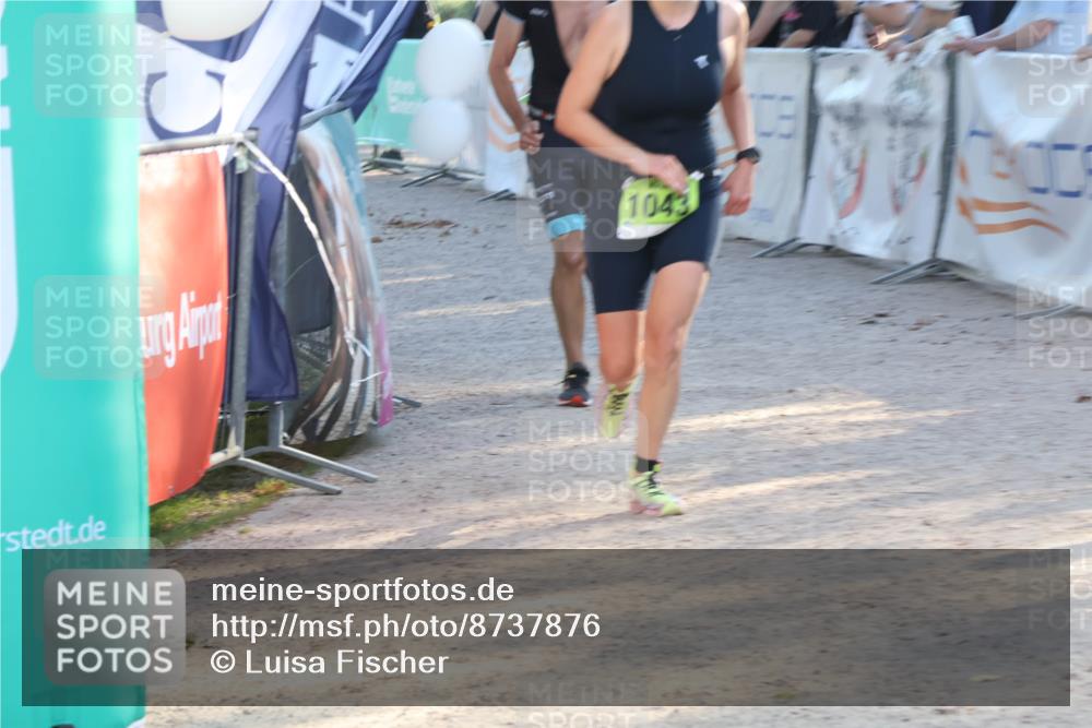 07.09.2025 - 19. Norderstedt Triathlon Luisa Fischer http://msf.ph/oto/8737876 07.09.2025 16:46:10 Ziel 474, 1043, 1621 meine-sportfotos.de