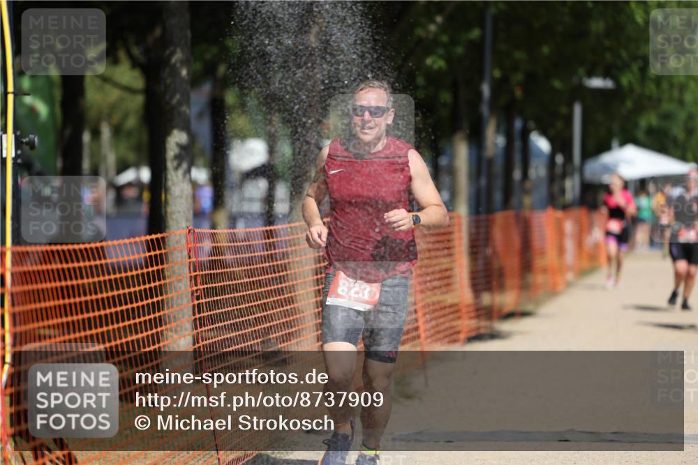 07.09.2025 - 19. Norderstedt Triathlon Michael Strokosch http://msf.ph/oto/8737909 07.09.2025 12:28:54 Laufen 184, 267, 823, 1358 meine-sportfotos.de