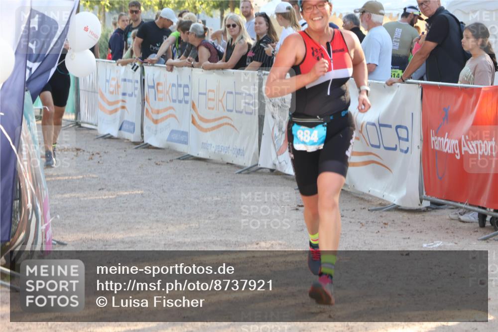 07.09.2025 - 19. Norderstedt Triathlon Luisa Fischer http://msf.ph/oto/8737921 07.09.2025 16:46:20 Ziel 884, 1601 meine-sportfotos.de