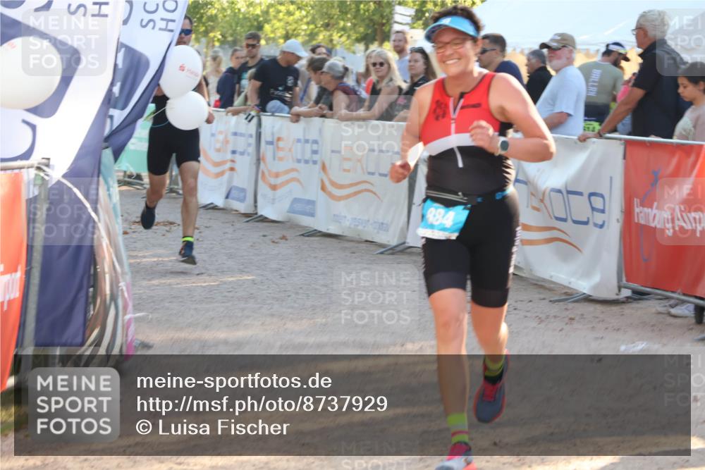 07.09.2025 - 19. Norderstedt Triathlon Luisa Fischer http://msf.ph/oto/8737929 07.09.2025 16:46:20 Ziel 884, 1601 meine-sportfotos.de