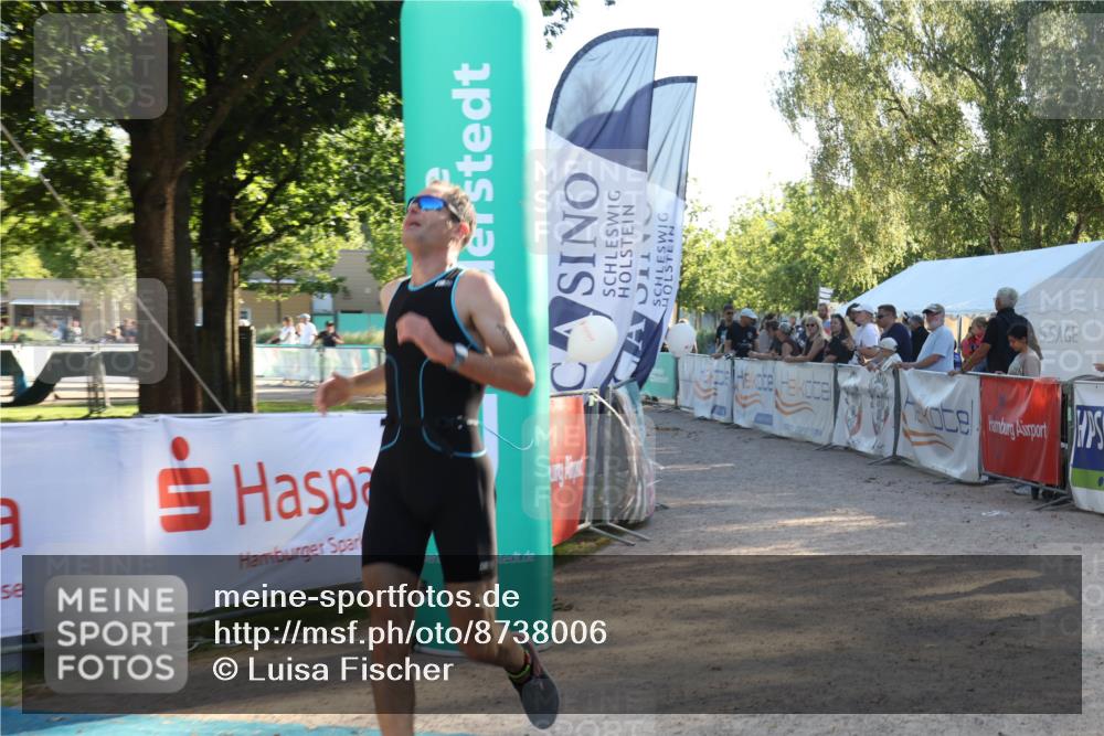 07.09.2025 - 19. Norderstedt Triathlon Luisa Fischer http://msf.ph/oto/8738006 07.09.2025 16:46:24 Ziel 884, 1601 meine-sportfotos.de