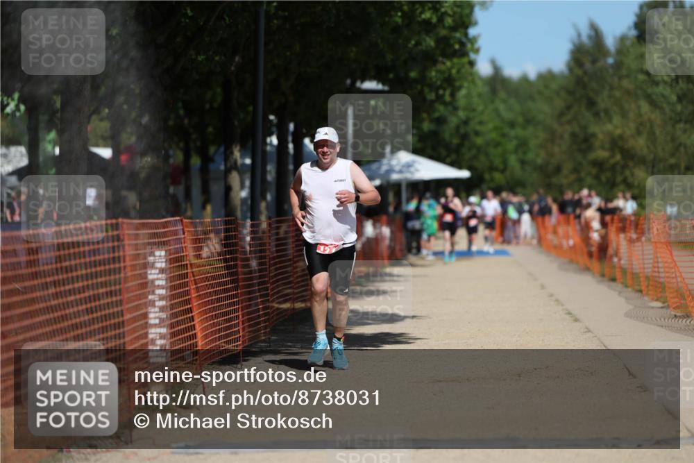 07.09.2025 - 19. Norderstedt Triathlon Michael Strokosch http://msf.ph/oto/8738031 07.09.2025 13:04:58 Laufen 1276 meine-sportfotos.de