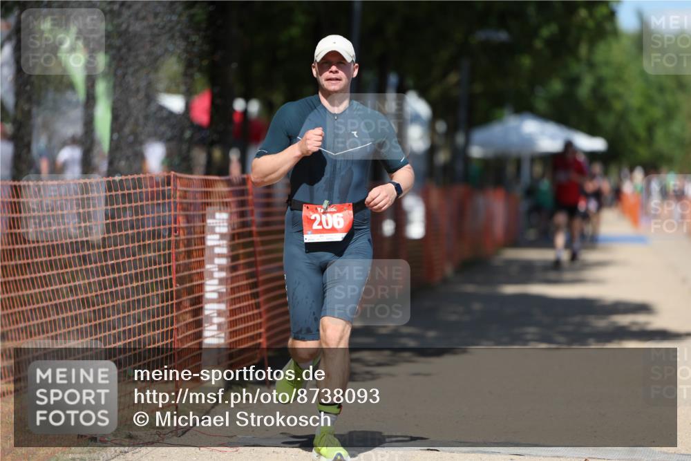 07.09.2025 - 19. Norderstedt Triathlon Michael Strokosch http://msf.ph/oto/8738093 07.09.2025 13:45:25 Laufen 193, 206 meine-sportfotos.de