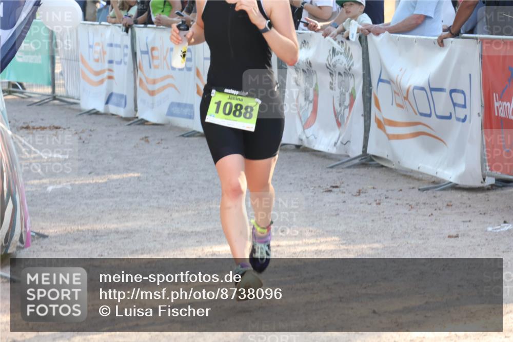 07.09.2025 - 19. Norderstedt Triathlon Luisa Fischer http://msf.ph/oto/8738096 07.09.2025 16:46:43 Ziel 1047, 1088, 1619 meine-sportfotos.de