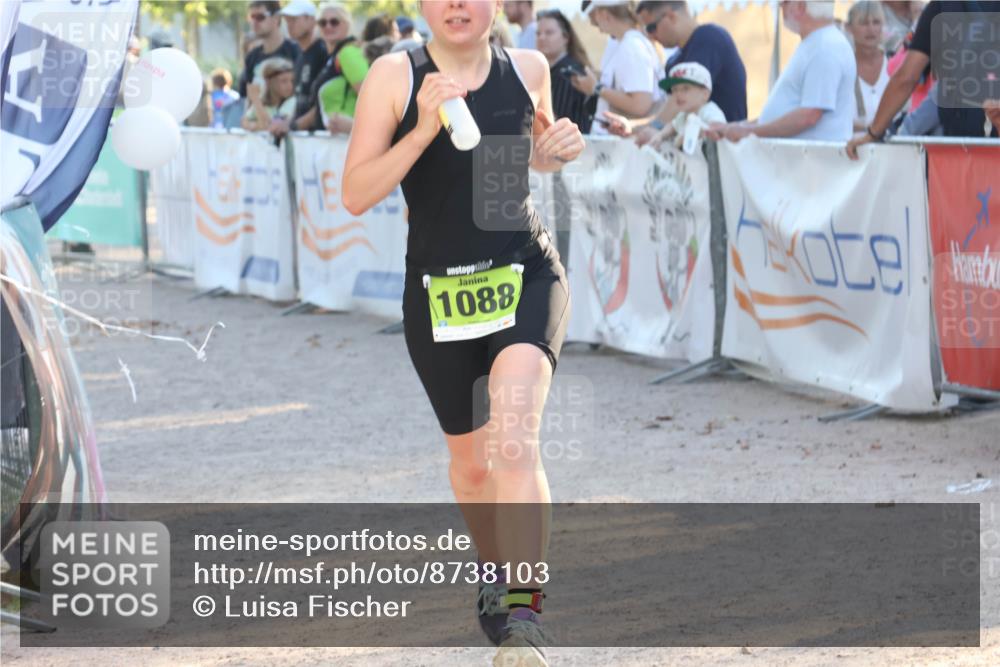 07.09.2025 - 19. Norderstedt Triathlon Luisa Fischer http://msf.ph/oto/8738103 07.09.2025 16:46:43 Ziel 1047, 1088, 1619 meine-sportfotos.de