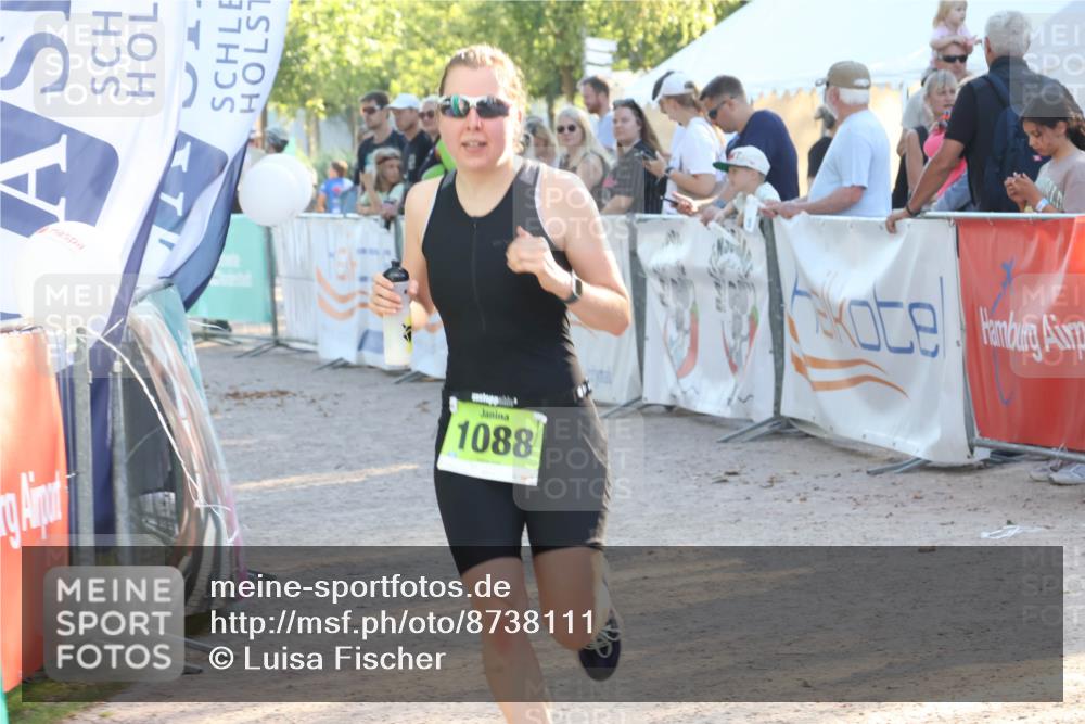 07.09.2025 - 19. Norderstedt Triathlon Luisa Fischer http://msf.ph/oto/8738111 07.09.2025 16:46:44 Ziel 1047, 1088 meine-sportfotos.de