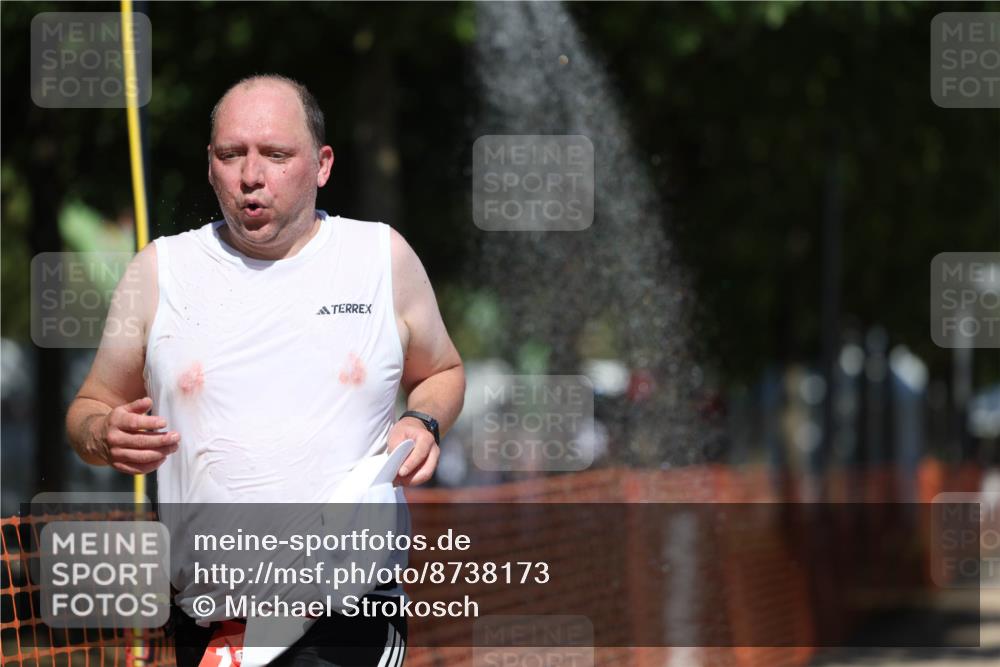 07.09.2025 - 19. Norderstedt Triathlon Michael Strokosch http://msf.ph/oto/8738173 07.09.2025 13:05:02 Laufen 1276 meine-sportfotos.de