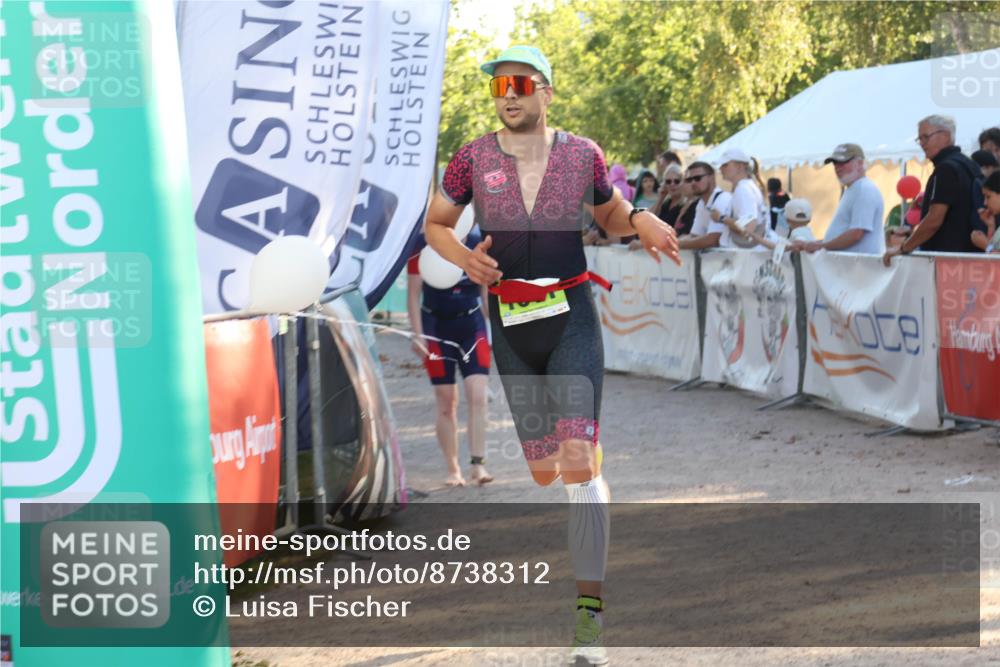 07.09.2025 - 19. Norderstedt Triathlon Luisa Fischer http://msf.ph/oto/8738312 07.09.2025 16:47:13 Ziel 1069, 1087, 1581, 1611, 1616 meine-sportfotos.de