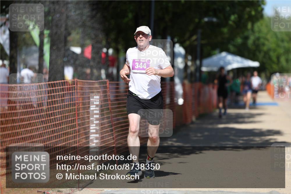 07.09.2025 - 19. Norderstedt Triathlon Michael Strokosch http://msf.ph/oto/8738350 07.09.2025 13:45:52 Laufen 344, 350 meine-sportfotos.de