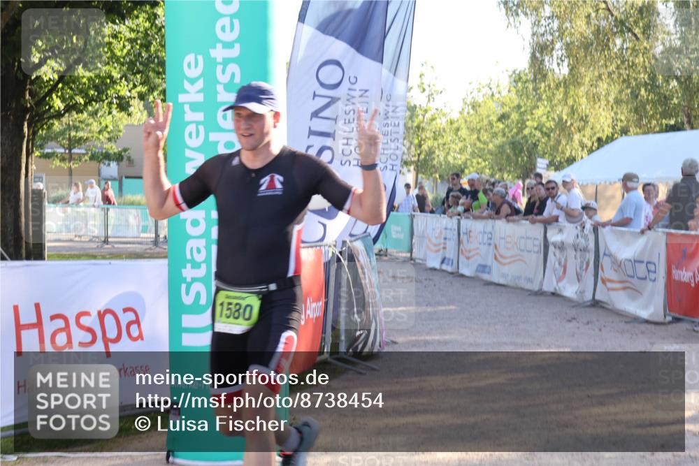 07.09.2025 - 19. Norderstedt Triathlon Luisa Fischer http://msf.ph/oto/8738454 07.09.2025 16:47:28 Ziel 1580 meine-sportfotos.de