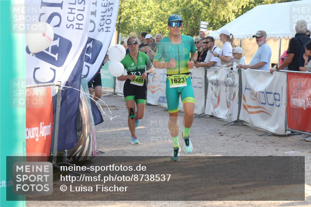 07.09.2025 - 19. Norderstedt Triathlon Luisa Fischer http://msf.ph/oto/8738537 07.09.2025 16:47:57 Ziel 1489, 1579, 1623 meine-sportfotos.de