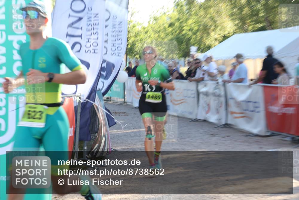 07.09.2025 - 19. Norderstedt Triathlon Luisa Fischer http://msf.ph/oto/8738562 07.09.2025 16:47:59 Ziel 1489, 1623, 1628 meine-sportfotos.de