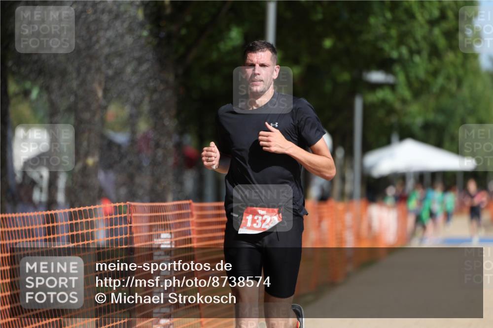 07.09.2025 - 19. Norderstedt Triathlon Michael Strokosch http://msf.ph/oto/8738574 07.09.2025 11:50:06 Laufen 1178, 1323 meine-sportfotos.de
