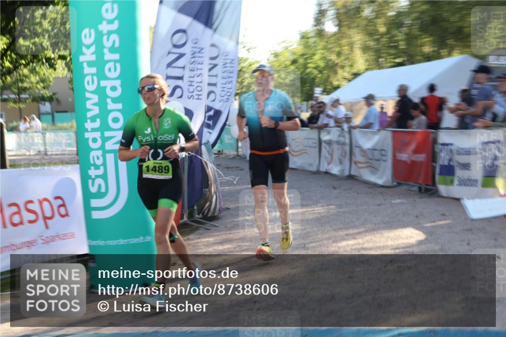 07.09.2025 - 19. Norderstedt Triathlon Luisa Fischer http://msf.ph/oto/8738606 07.09.2025 16:48:01 Ziel 1489, 1623, 1628 meine-sportfotos.de