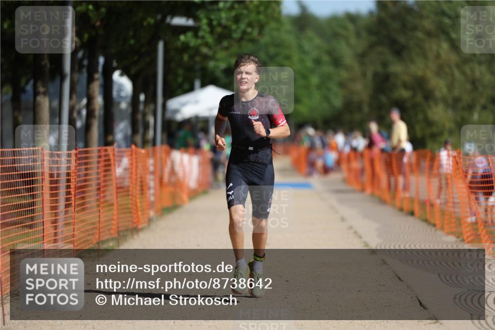 07.09.2025 - 19. Norderstedt Triathlon Michael Strokosch http://msf.ph/oto/8738642 07.09.2025 11:50:20 Laufen 1156 meine-sportfotos.de
