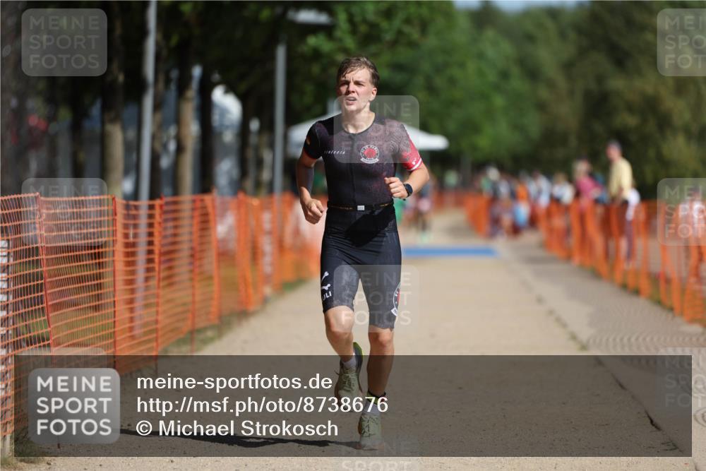 07.09.2025 - 19. Norderstedt Triathlon Michael Strokosch http://msf.ph/oto/8738676 07.09.2025 11:50:21 Laufen 1156 meine-sportfotos.de
