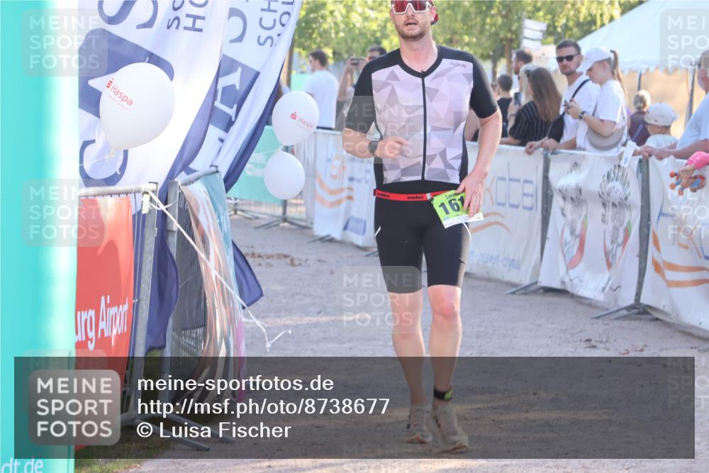 07.09.2025 - 19. Norderstedt Triathlon Luisa Fischer http://msf.ph/oto/8738677 07.09.2025 16:48:34 Ziel 1074, 1618 meine-sportfotos.de