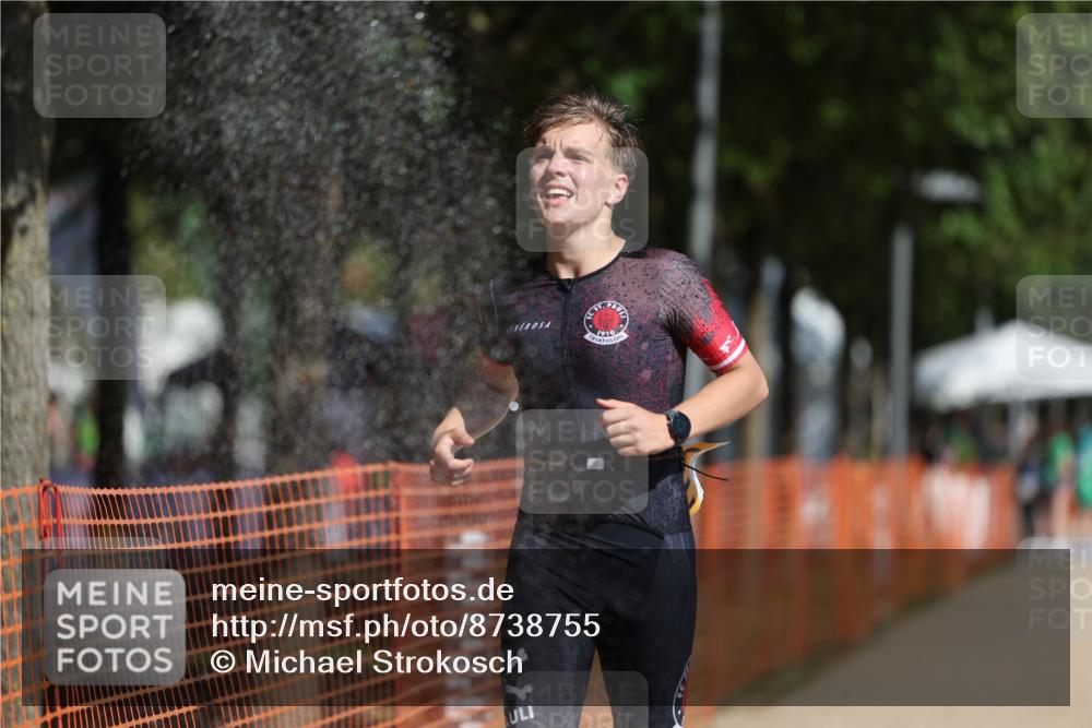 07.09.2025 - 19. Norderstedt Triathlon Michael Strokosch http://msf.ph/oto/8738755 07.09.2025 11:50:22 Laufen 1156 meine-sportfotos.de