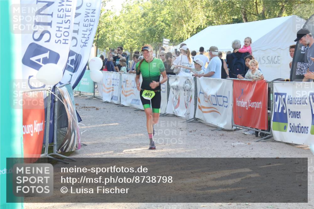 07.09.2025 - 19. Norderstedt Triathlon Luisa Fischer http://msf.ph/oto/8738798 07.09.2025 16:48:52 Ziel 467, 1077, 1093 meine-sportfotos.de