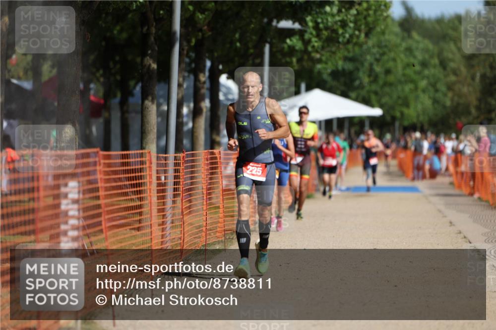 07.09.2025 - 19. Norderstedt Triathlon Michael Strokosch http://msf.ph/oto/8738811 07.09.2025 11:50:39 Laufen 225, 1185, 1335 meine-sportfotos.de