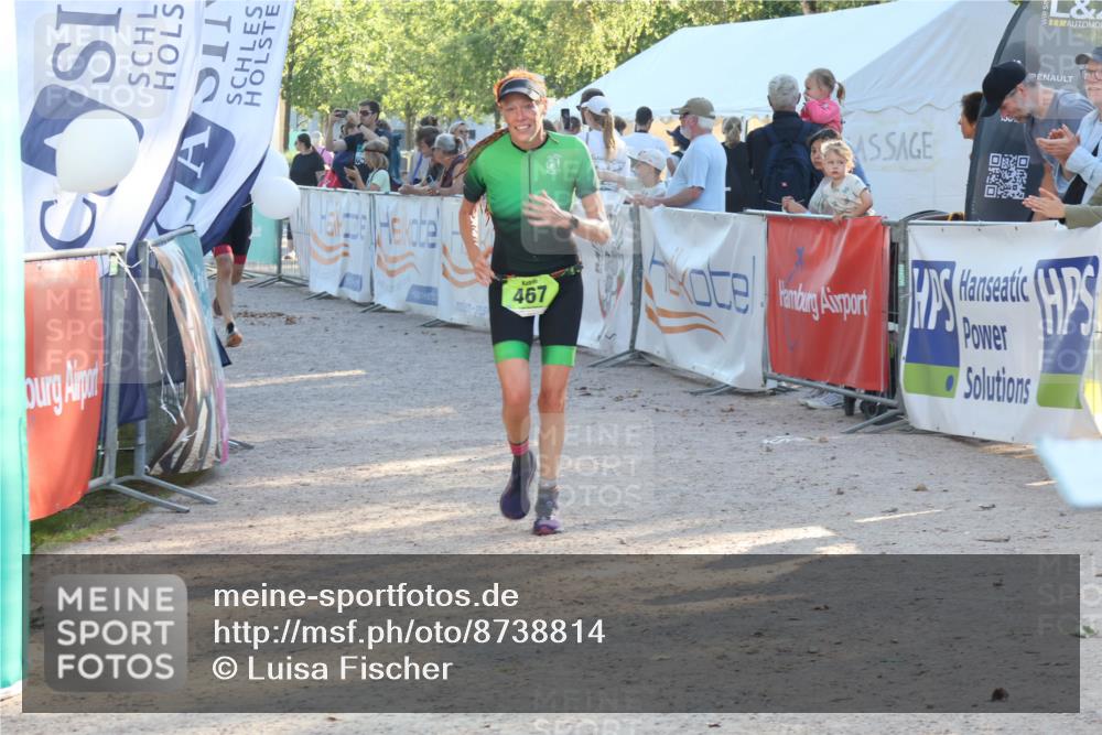 07.09.2025 - 19. Norderstedt Triathlon Luisa Fischer http://msf.ph/oto/8738814 07.09.2025 16:48:53 Ziel 467, 1077, 1093 meine-sportfotos.de