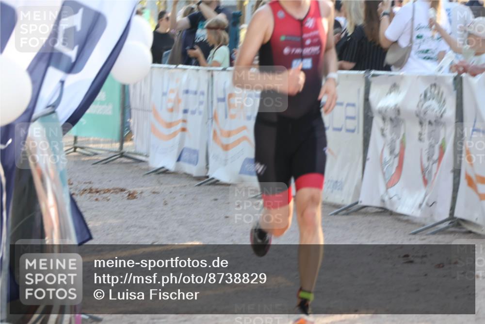 07.09.2025 - 19. Norderstedt Triathlon Luisa Fischer http://msf.ph/oto/8738829 07.09.2025 16:48:56 Ziel 467, 1093, 1575 meine-sportfotos.de