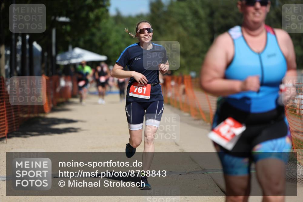 07.09.2025 - 19. Norderstedt Triathlon Michael Strokosch http://msf.ph/oto/8738843 07.09.2025 13:05:38 Laufen 742, 761 meine-sportfotos.de