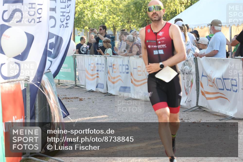 07.09.2025 - 19. Norderstedt Triathlon Luisa Fischer http://msf.ph/oto/8738845 07.09.2025 16:48:56 Ziel 467, 1093, 1575 meine-sportfotos.de