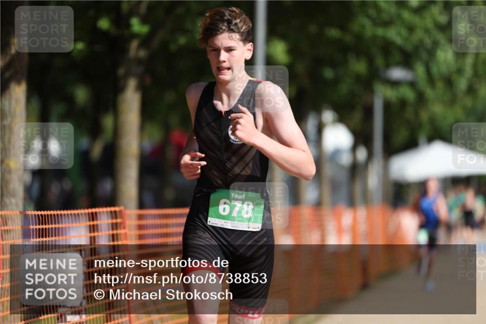 07.09.2025 - 19. Norderstedt Triathlon Michael Strokosch http://msf.ph/oto/8738853 07.09.2025 10:54:47 Laufen 99, 676, 678 meine-sportfotos.de
