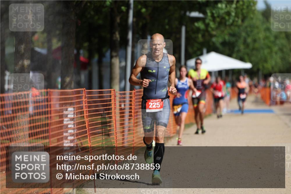 07.09.2025 - 19. Norderstedt Triathlon Michael Strokosch http://msf.ph/oto/8738859 07.09.2025 11:50:40 Laufen 225, 1185, 1335 meine-sportfotos.de