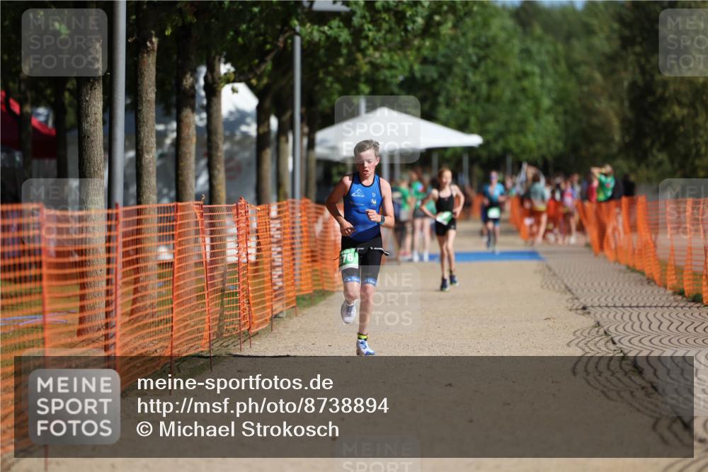 07.09.2025 - 19. Norderstedt Triathlon Michael Strokosch http://msf.ph/oto/8738894 07.09.2025 10:54:49 Laufen 676, 678 meine-sportfotos.de