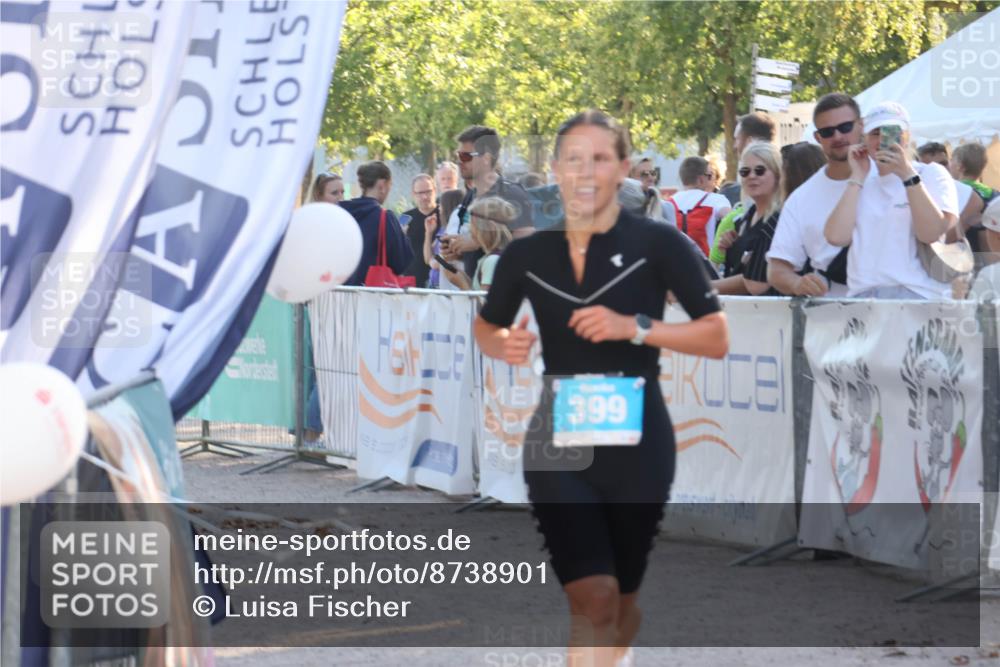 07.09.2025 - 19. Norderstedt Triathlon Luisa Fischer http://msf.ph/oto/8738901 07.09.2025 16:49:01 Ziel 399, 467, 1575 meine-sportfotos.de