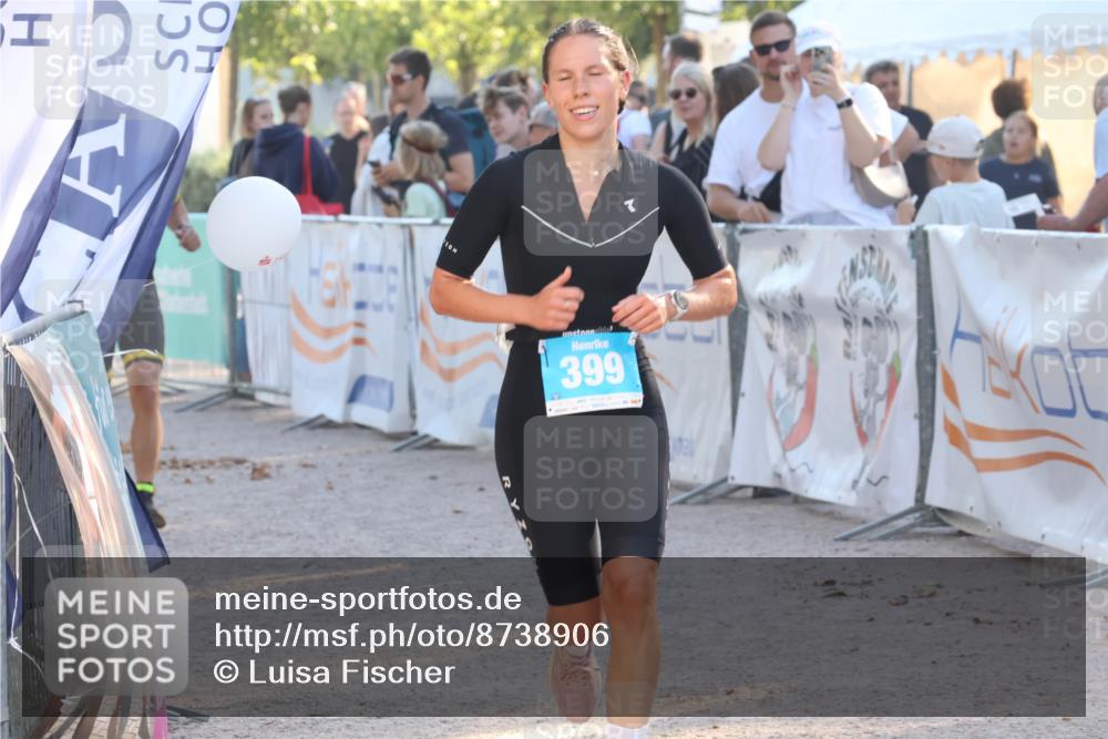 07.09.2025 - 19. Norderstedt Triathlon Luisa Fischer http://msf.ph/oto/8738906 07.09.2025 16:49:02 Ziel 399, 467, 1575 meine-sportfotos.de