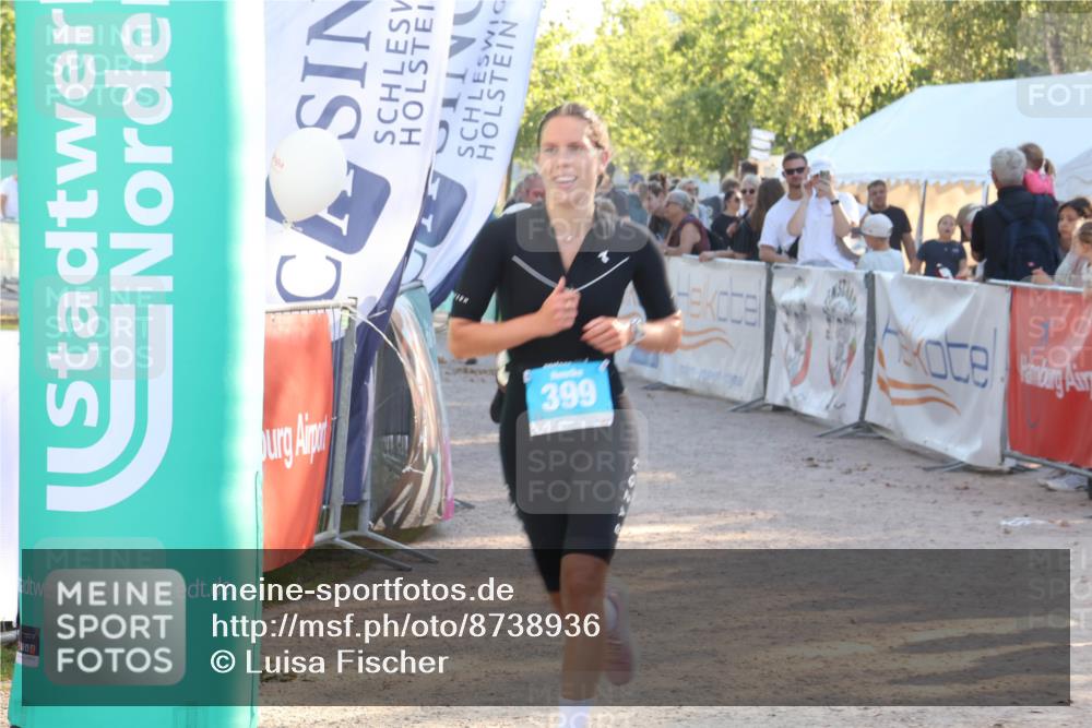 07.09.2025 - 19. Norderstedt Triathlon Luisa Fischer http://msf.ph/oto/8738936 07.09.2025 16:49:03 Ziel 399, 1575, 1589 meine-sportfotos.de