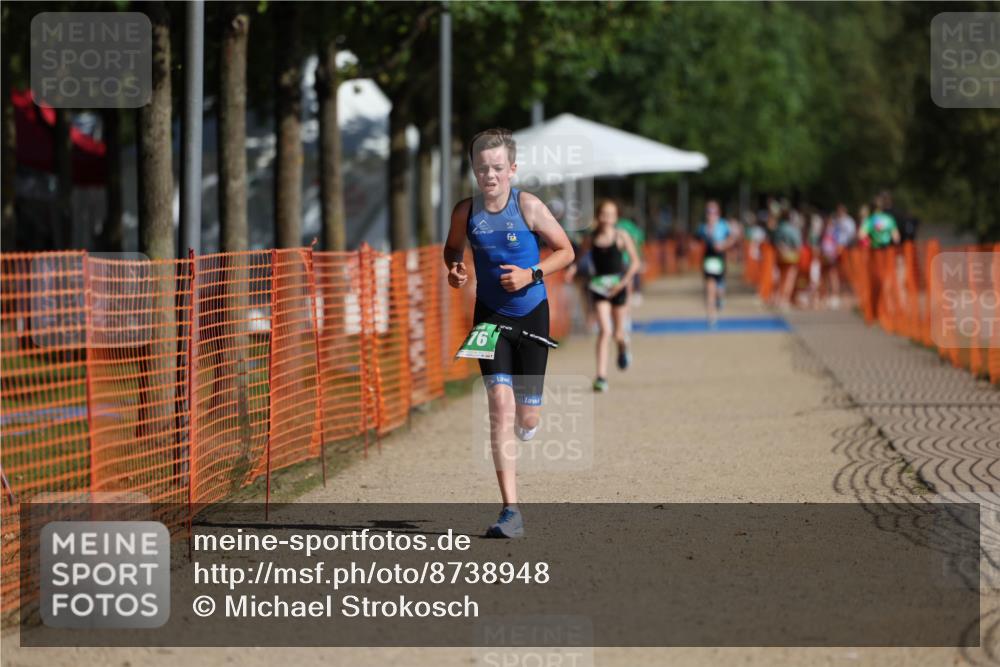 07.09.2025 - 19. Norderstedt Triathlon Michael Strokosch http://msf.ph/oto/8738948 07.09.2025 10:54:51 Laufen 676, 678 meine-sportfotos.de