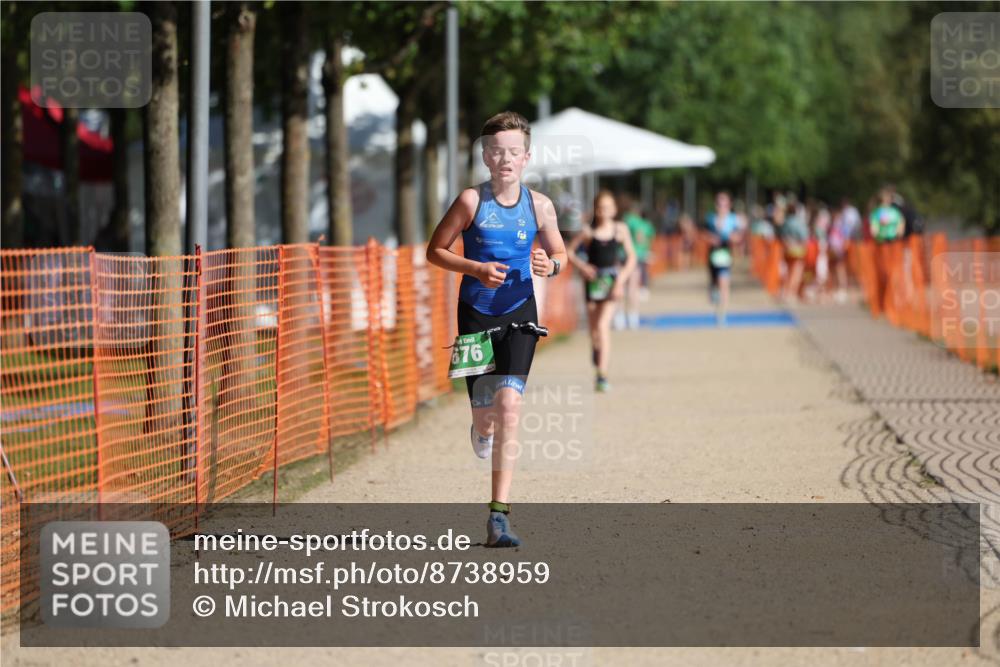 07.09.2025 - 19. Norderstedt Triathlon Michael Strokosch http://msf.ph/oto/8738959 07.09.2025 10:54:51 Laufen 676, 678 meine-sportfotos.de