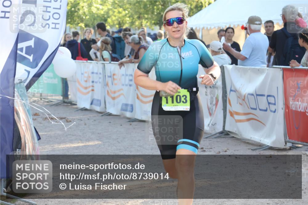 07.09.2025 - 19. Norderstedt Triathlon Luisa Fischer http://msf.ph/oto/8739014 07.09.2025 16:49:10 Ziel 399, 1103, 1497, 1589 meine-sportfotos.de