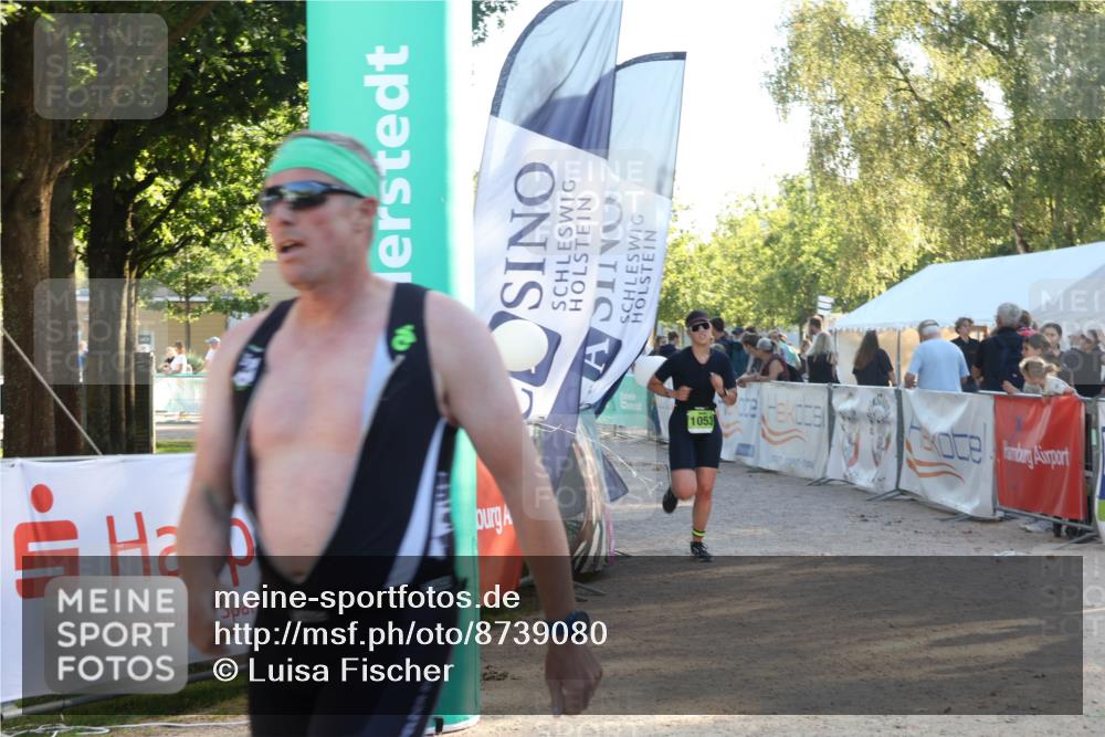 07.09.2025 - 19. Norderstedt Triathlon Luisa Fischer http://msf.ph/oto/8739080 07.09.2025 16:49:19 Ziel 1053, 1551 meine-sportfotos.de
