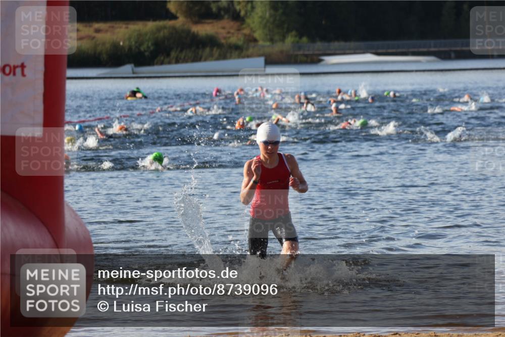 07.09.2025 - 19. Norderstedt Triathlon Luisa Fischer http://msf.ph/oto/8739096 07.09.2025 09:28:39 Schwimmen 553, 557, 583 meine-sportfotos.de