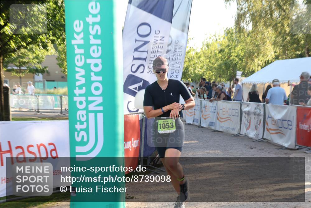 07.09.2025 - 19. Norderstedt Triathlon Luisa Fischer http://msf.ph/oto/8739098 07.09.2025 16:49:21 Ziel 1053, 1551, 1588 meine-sportfotos.de