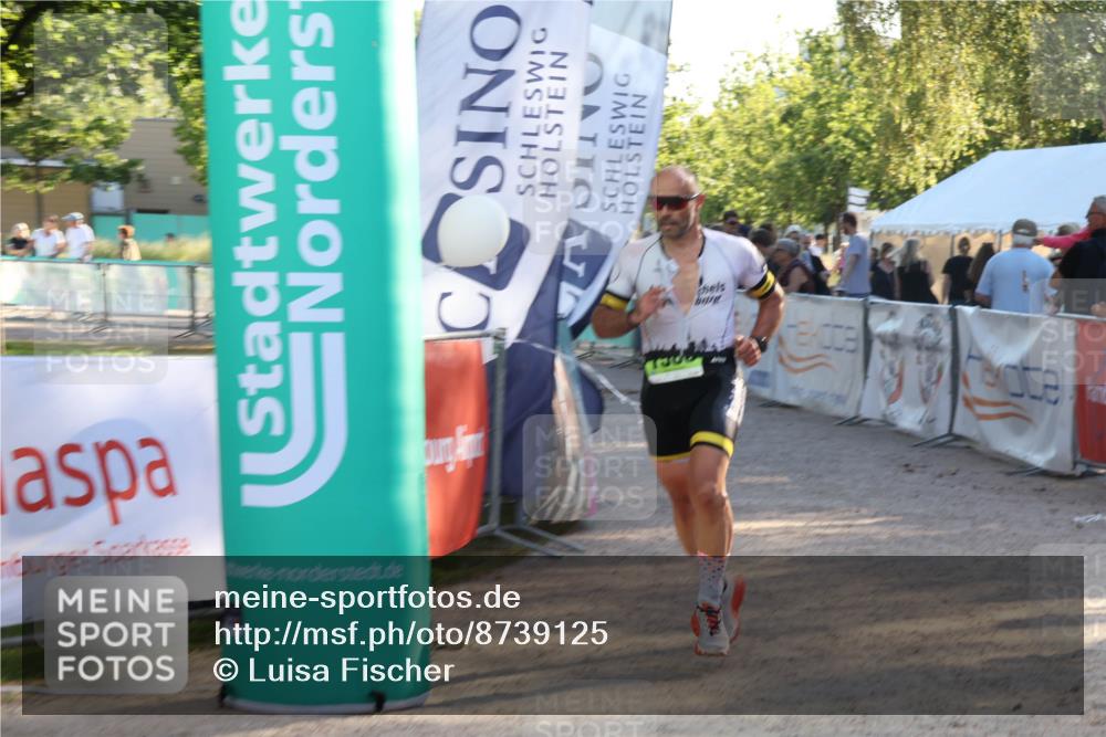 07.09.2025 - 19. Norderstedt Triathlon Luisa Fischer http://msf.ph/oto/8739125 07.09.2025 16:49:24 Ziel 387, 1053, 1551, 1588 meine-sportfotos.de